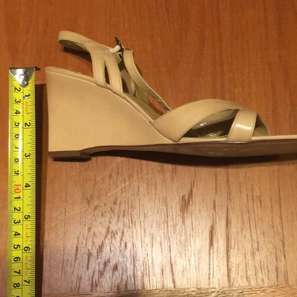 Nickels Tan Ankle Strap Wedge Sandals size 8 - Picture 4 of 4